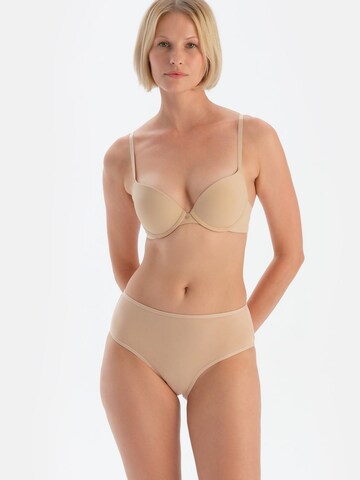 Dagi Slip i beige: forside