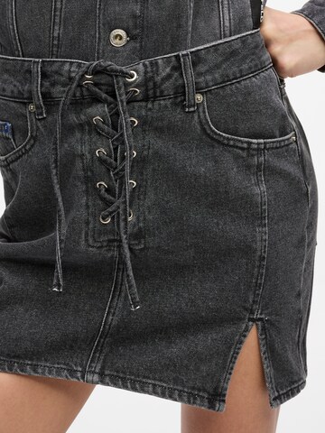 KARL LAGERFELD JEANS Пола в черно