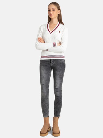 Jacey Quinn Pullover in Weiß