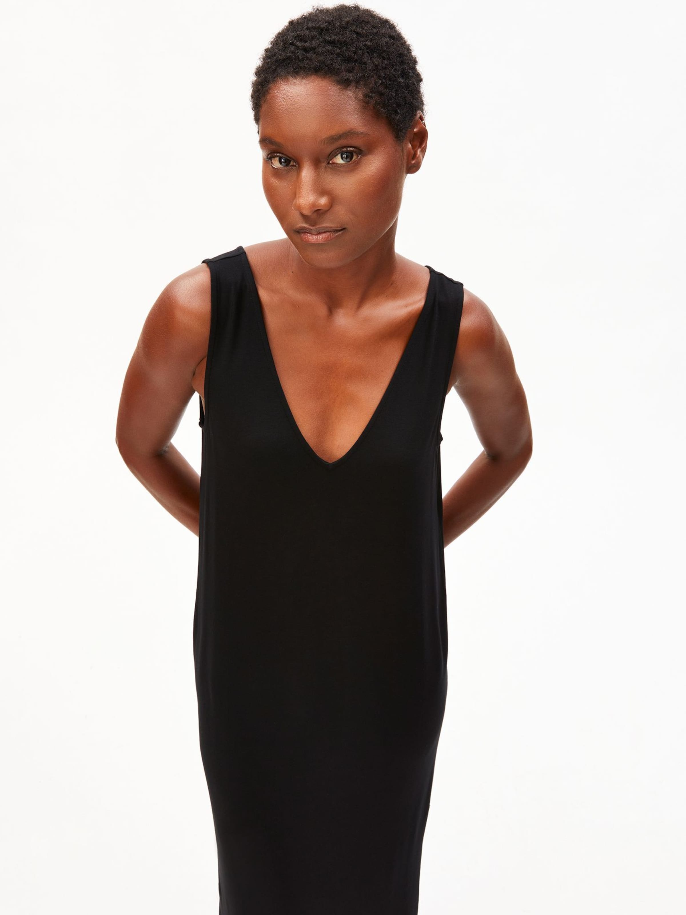 ARMEDANGELS Jurk in Zwart: voorkant