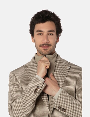 BENVENUTO Slim Fit Sakko '4542', Model ist 185 cm groß und trägt Größe 50 in Beige