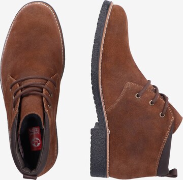 Boots chukka di Rieker in marrone