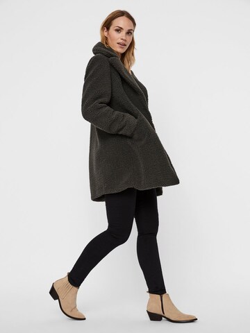 VERO MODA Jacke in Grün