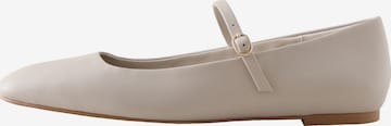 Next Ballerina in Beige: Vorderseite
