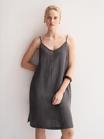 AmourLinen Kleid 'Zoe'‌‌‌‌ in Grau: Vorderseite