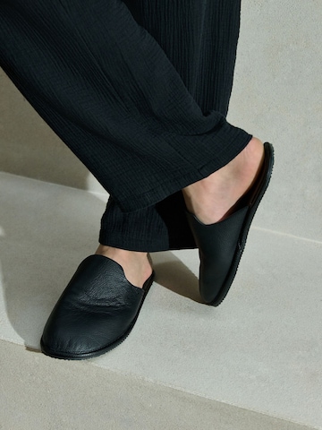 Pantoufle Next en noir