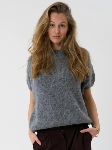 TEESHOPPEN Sweater ' Chloe ' in Grey: front