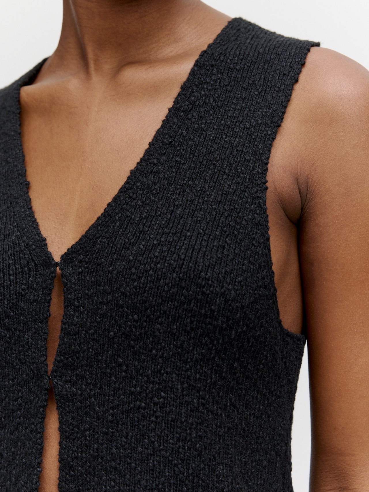 EDITED Produits Gilet 'Rike' noir