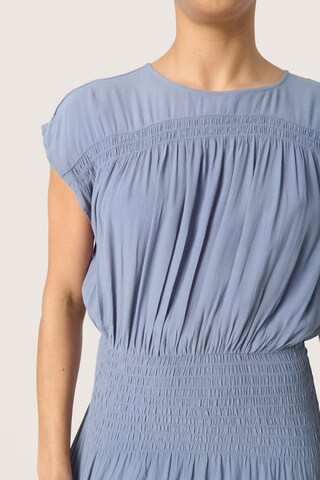 SOAKED IN LUXURY - Vestido 'SLLayna' em cinzento
