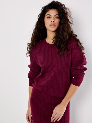 Pull-over Apricot en rouge : devant