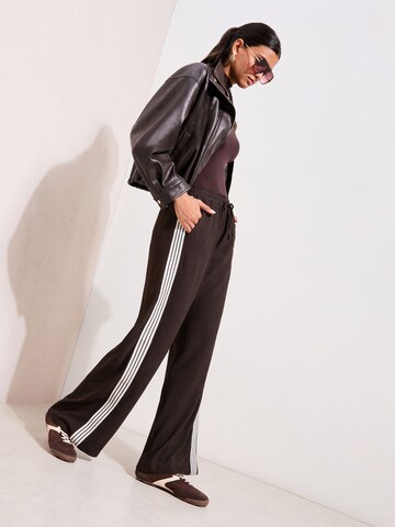 Wide Leg Pantalon Friends Like These en marron