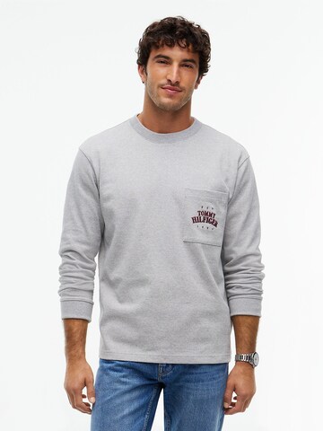 TOMMY HILFIGER Shirt in Grey: front