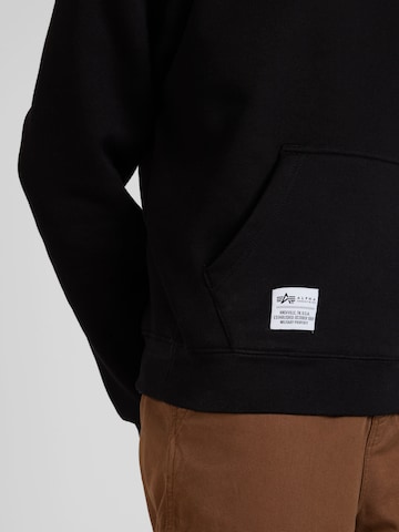 ALPHA INDUSTRIES Sweatshirt i svart