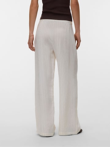 VERO MODA - Pierna ancha Pantalón plisado 'VMPolly' en blanco