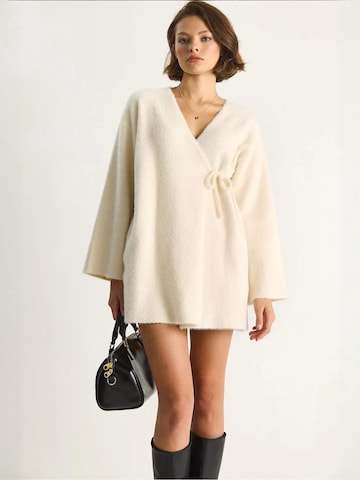 Giacchetta di Bianco Lucci in beige: frontale