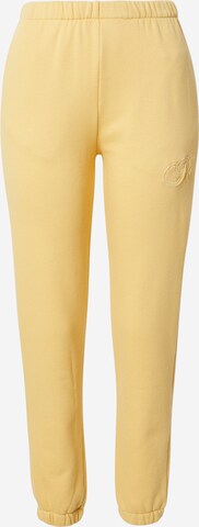 Ragdoll LA Tapered Broek in Geel: voorkant