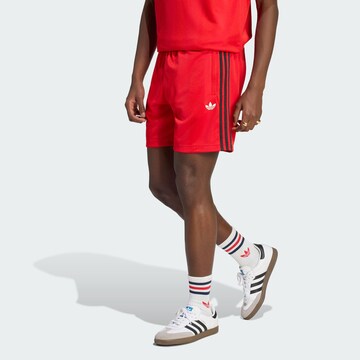 ADIDAS ORIGINALS Обычный Штаны 'Adicolor' в Красный: спереди