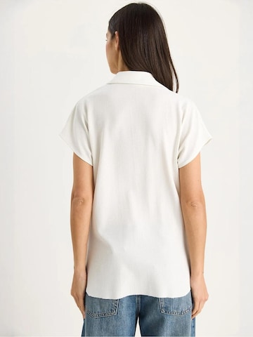 Bianco Lucci Majica 'T-Shirts' | bela barva
