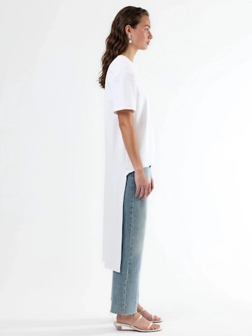 Busem - Blusa em branco