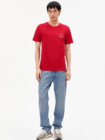 ARMEDANGELS T-Shirt JAAMES SMILEY (GOTS) in Rot