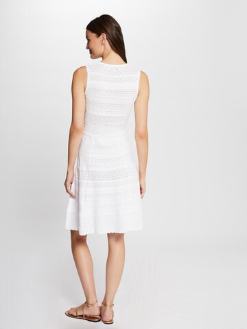 Morgan Плетена рокля в бяло
