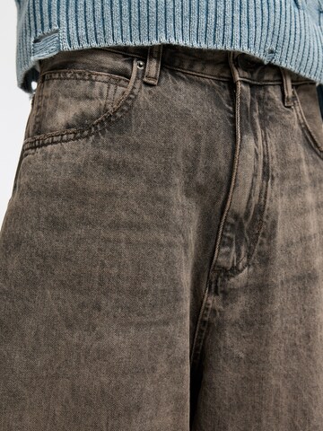 Pull&Bear Baggy Jeans i brun