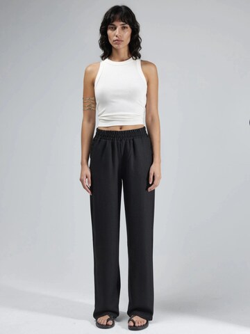 Hiccup Loose fit Trousers in Black