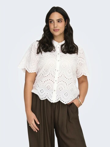 Camicia da donna 'CARValais' di ONLY Carmakoma in bianco: frontale