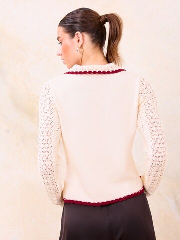 Lipsy Pullover in Beige