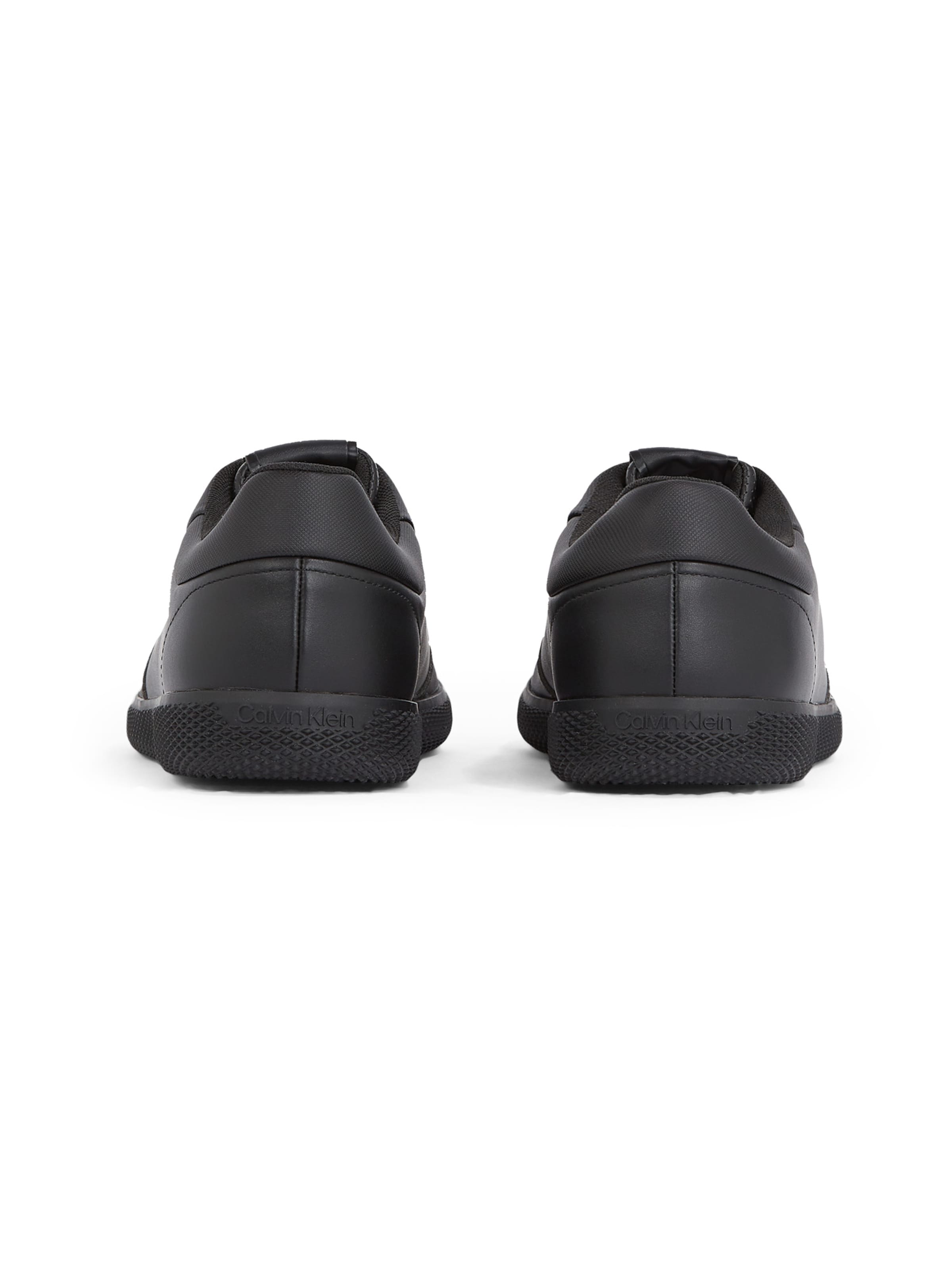 Sneaker low de la Calvin Klein pe negru