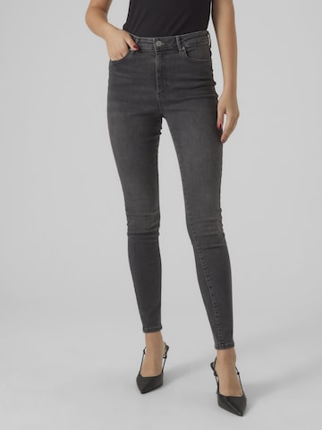Skinny Jeans 'Sophia' de la VERO MODA pe gri: față