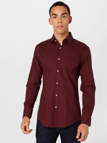 Coupe slim Chemise 'HANK' BOSS Black en rouge : devant