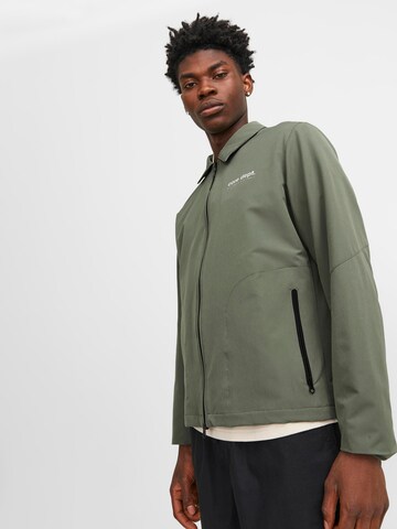 Veste fonctionnelle JACK & JONES en vert