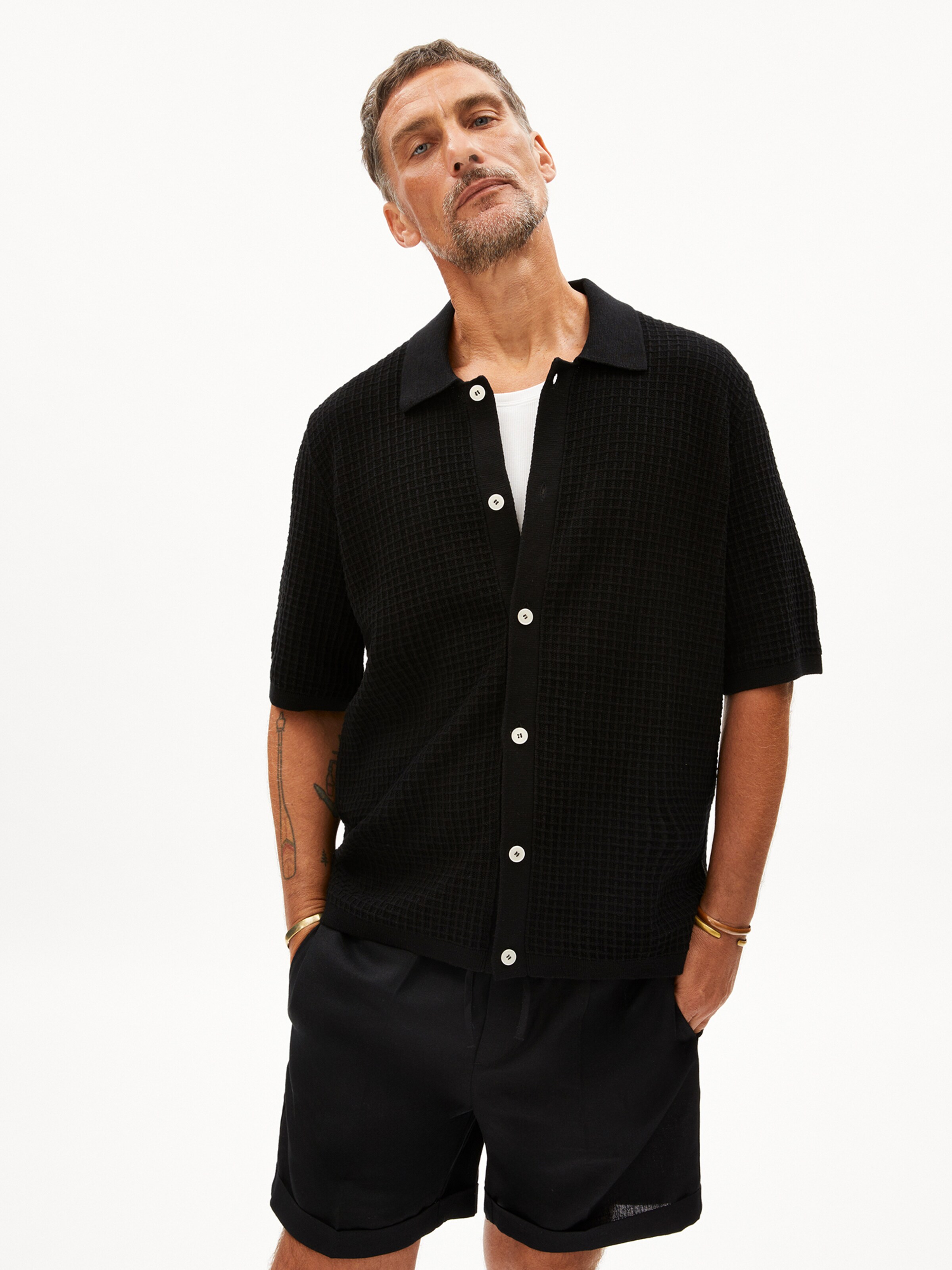 ARMEDANGELS Regular fit Gebreid vest in Zwart: voorkant