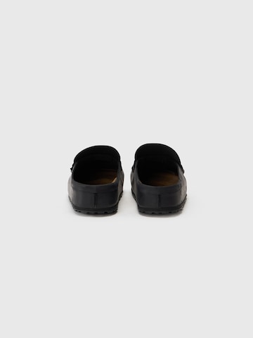 BIRKENSTOCK - Zapatos abiertos 'Leoi' en negro