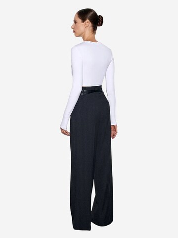 Dilvin Hose‌‌ in Grau