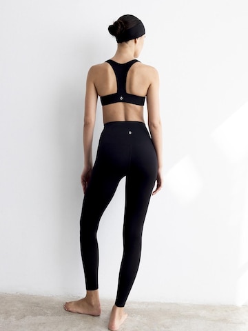 MyLibi Sporttop 'Chloe Basic Black'‌‌‌‌‌‌‌‌‌ in Schwarz