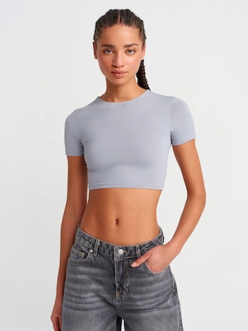 T-shirt Dilvin en bleu : devant