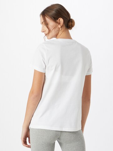 Nike Sportswear T-Shirt 'Essential' in Weiß