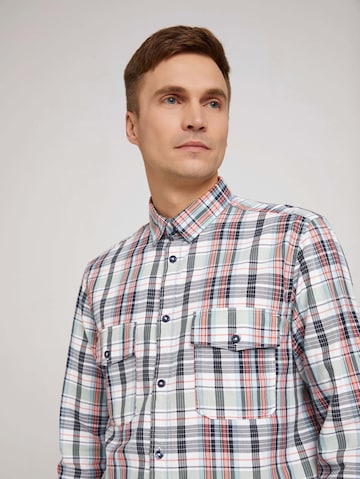 TOM TAILOR جينز مضبوط قميص بلون ألوان ثانوية