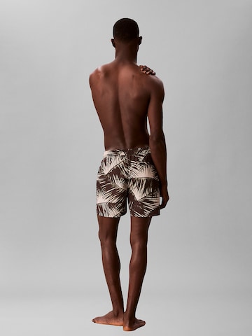 Calvin Klein Swimwear Regular Zwemshorts in Bruin