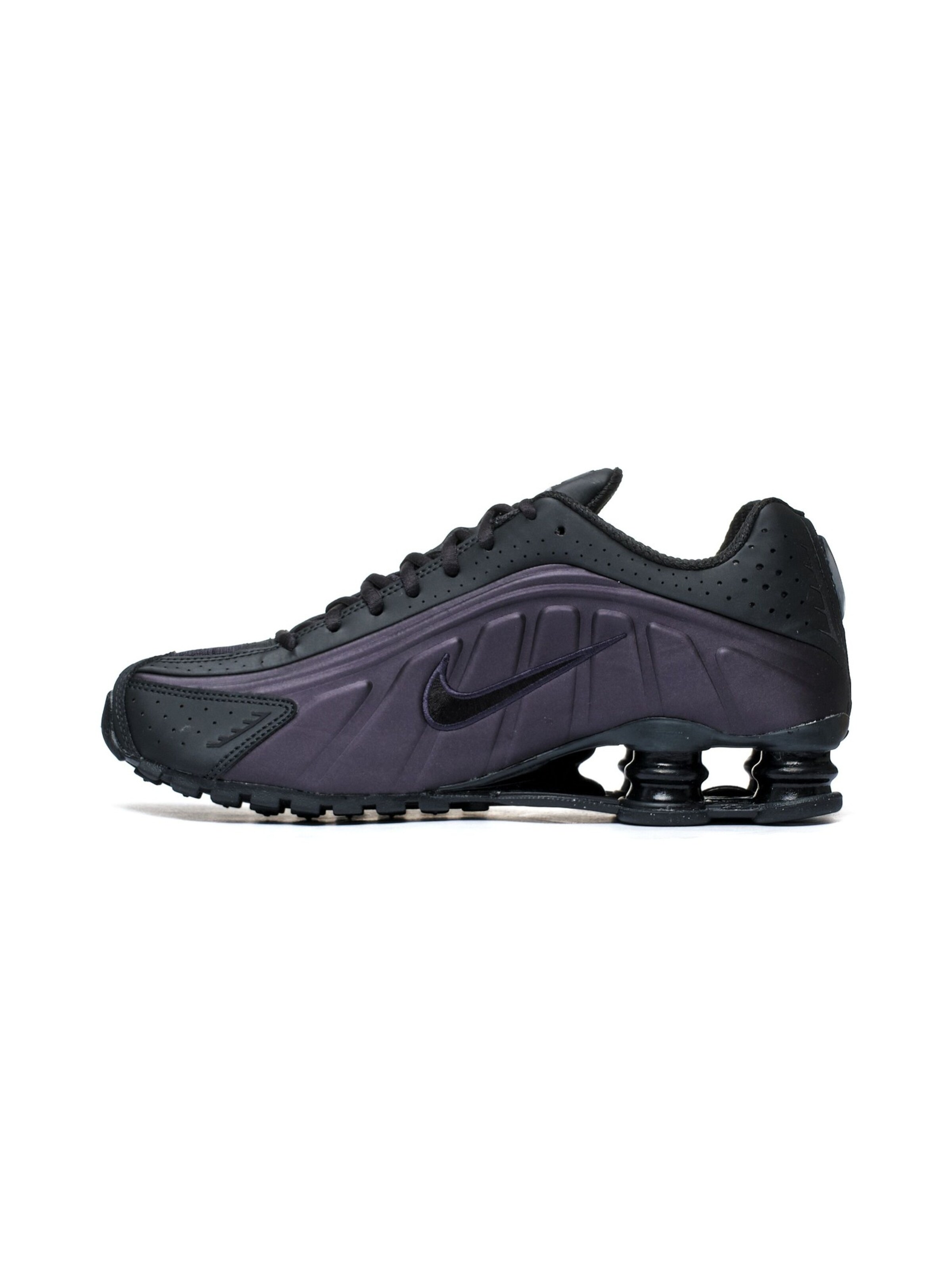 Nike Sportswear Sneakersy niskie 'Shox R4' w kolorze czarny