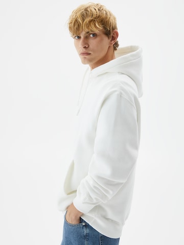 Sweat-shirt Pull&Bear en blanc