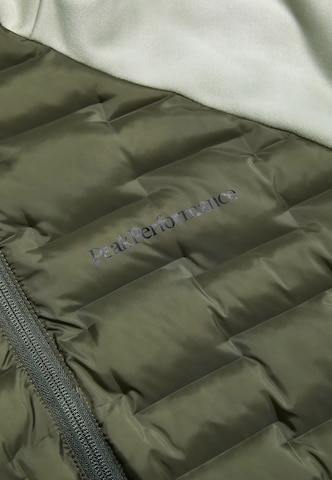 PEAK PERFORMANCE Outdoor jacket in Green