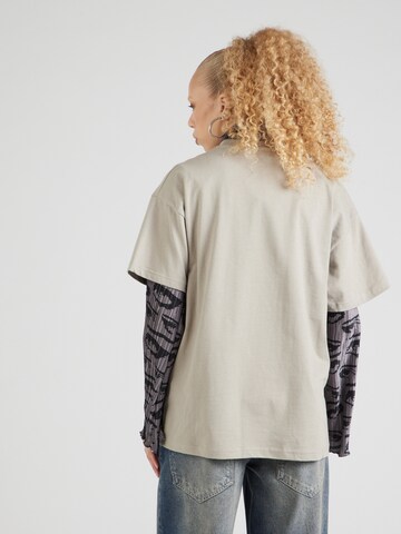 Maglietta di SHYX in grigio