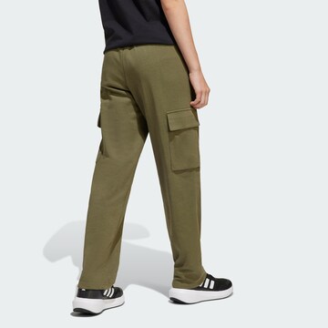 ADIDAS SPORTSWEAR Loosefit Sportbyxa 'Essentials' i grön