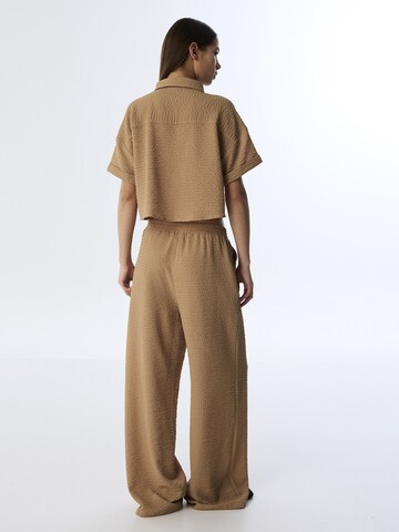 Twist Blouse in Bruin