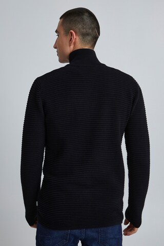 !Solid Regular fit Knit Cardigan in Black