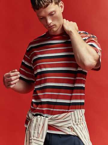 Thinking MU T-shirt 'Aaron' in Rot