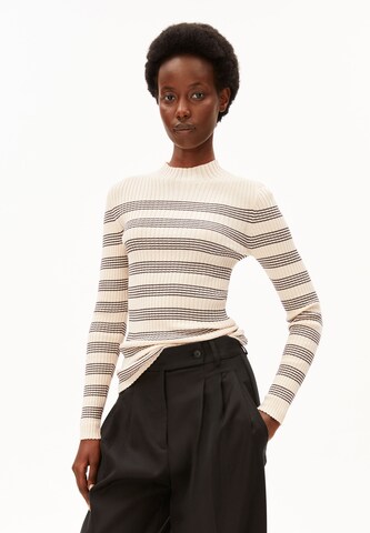 Pull-over 'Alaani' ARMEDANGELS en beige : devant